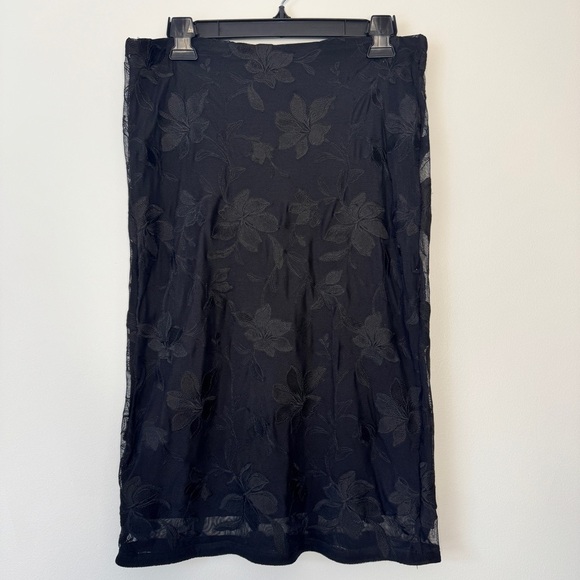 Dynamite Alana Embroidered Midi Skirt Black Burnout Floral Lined Pencil Sz M - Picture 2 of 12
